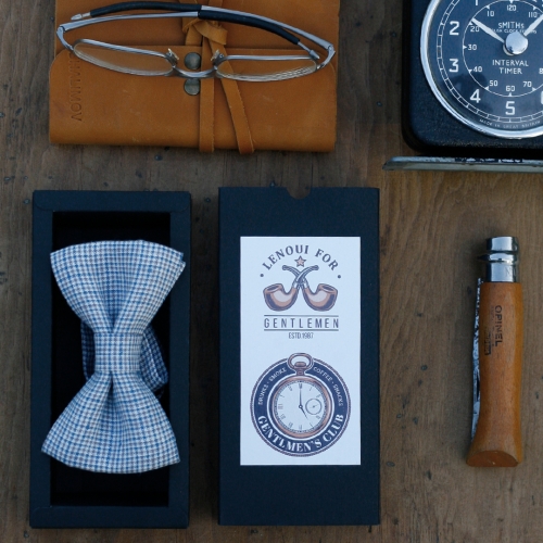 Muszka lniana w krateczkę niebiesko białą