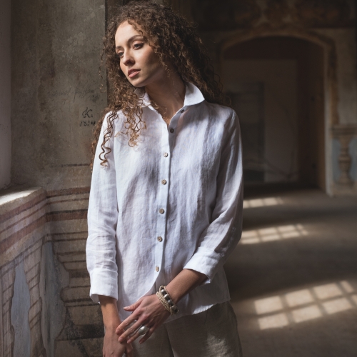 Lniana koszula w bieli